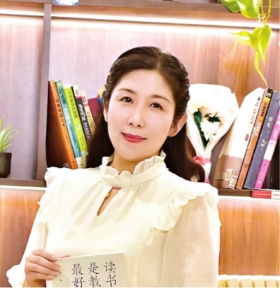 ��Ө