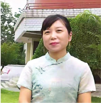 �����