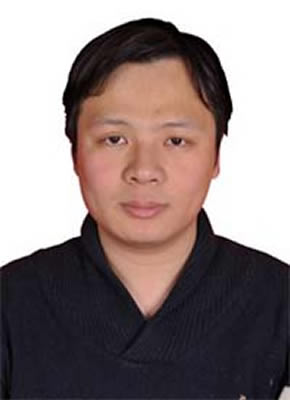 泩