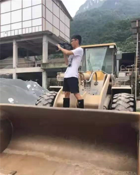�����