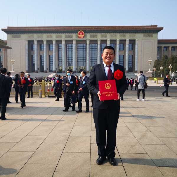 耿士雄