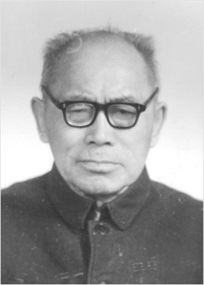 趡
